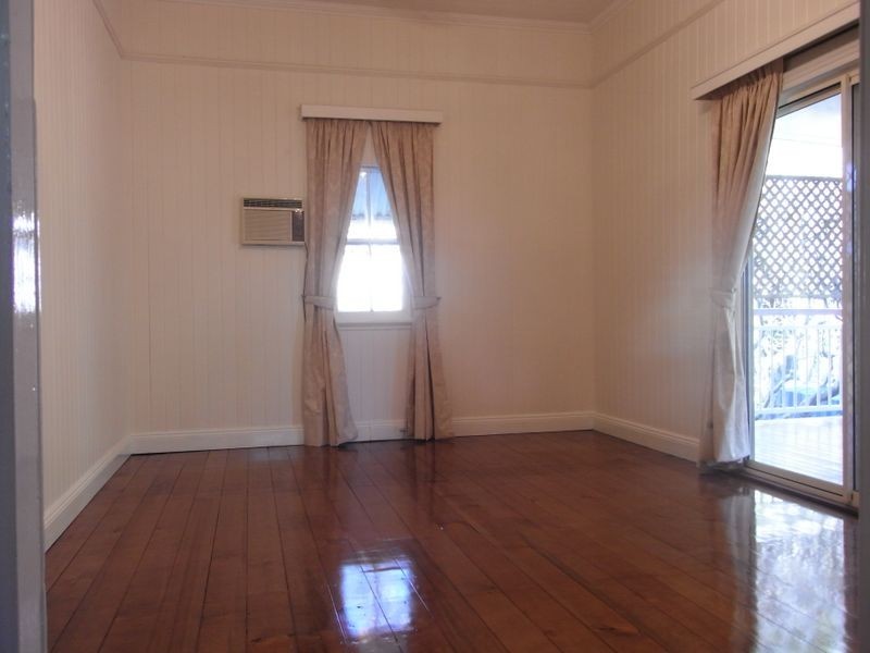 55 Mearns Street, Fairfield QLD 4103