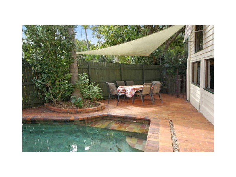 109 Lade Street, Coorparoo QLD 4151