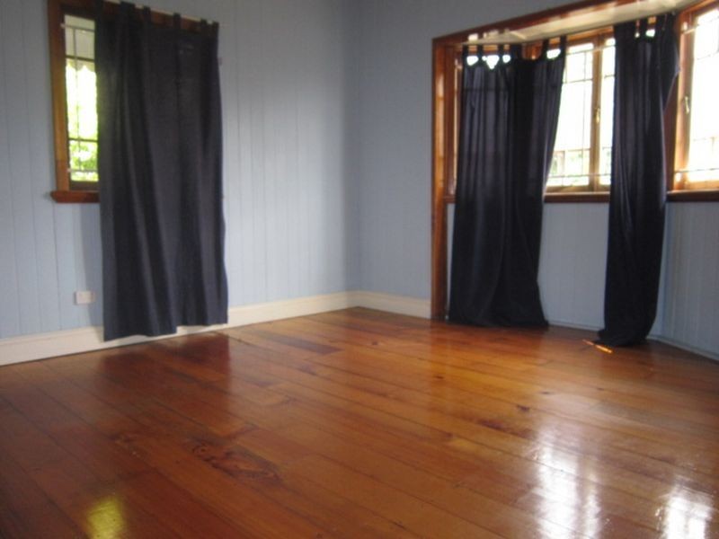 4 St Leonards Street, Coorparoo QLD 4151