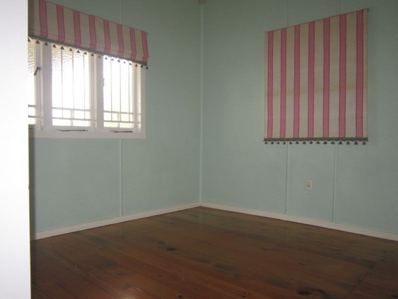 4 St Leonards Street, Coorparoo QLD 4151