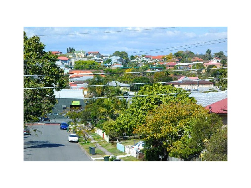 16 Lackey Avenue, Coorparoo QLD 4151