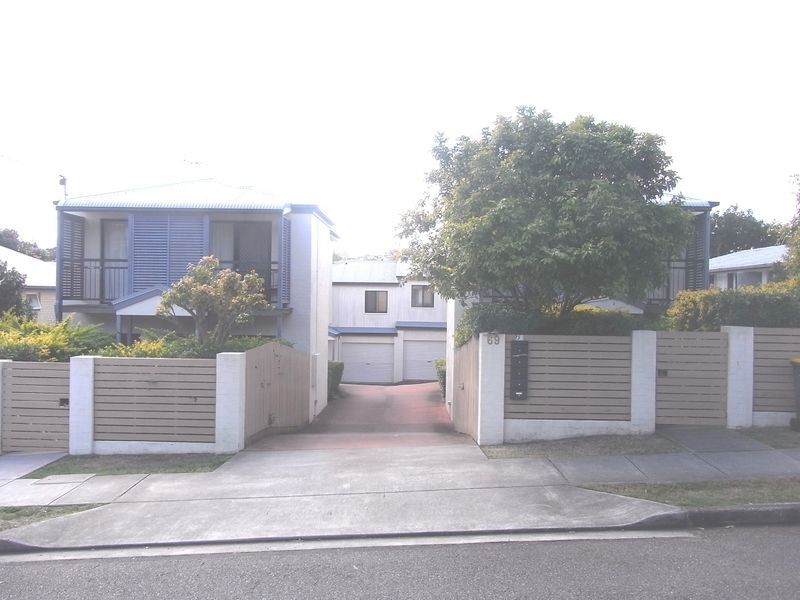 2/69 Erneton Street, Newmarket QLD 4051