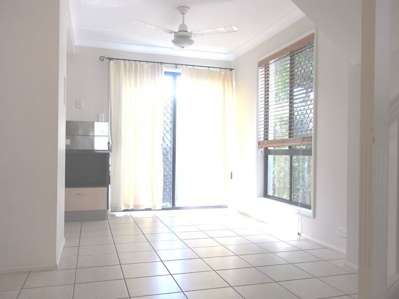 2/69 Erneton Street, Newmarket QLD 4051