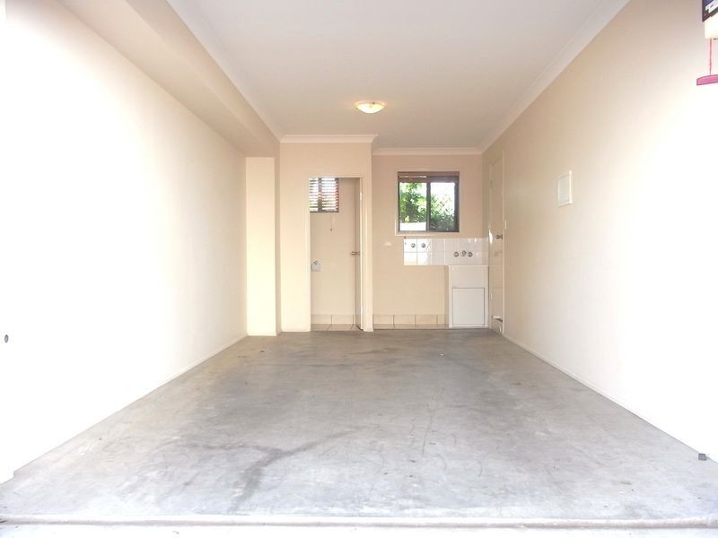 2/69 Erneton Street, Newmarket QLD 4051