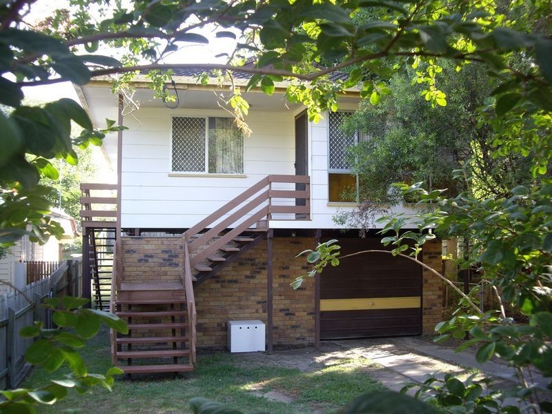 13 Pitney Street, Camp Hill QLD 4152