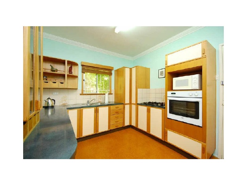 16 Myall Street, Norman Park QLD 4170