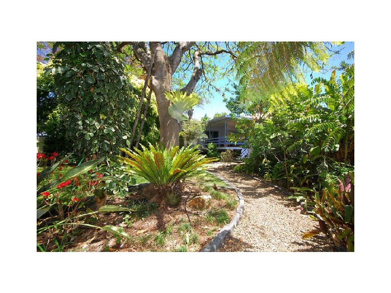 16 Myall Street, Norman Park QLD 4170