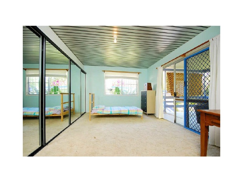 16 Myall Street, Norman Park QLD 4170