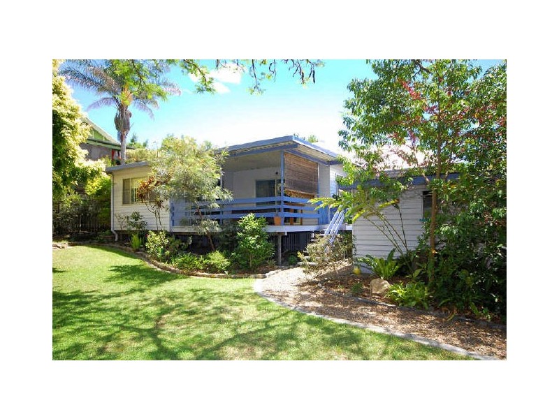 16 Myall Street, Norman Park QLD 4170