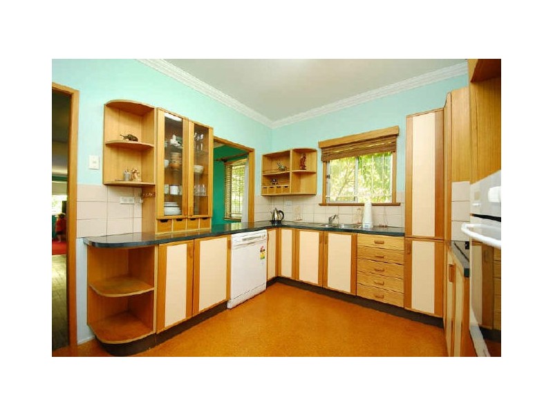 16 Myall Street, Norman Park QLD 4170