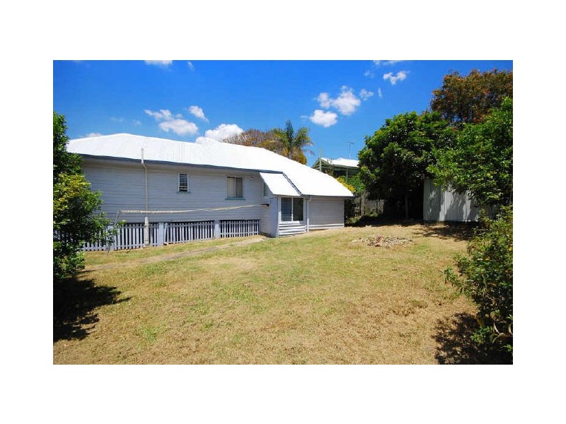 16 Myall Street, Norman Park QLD 4170