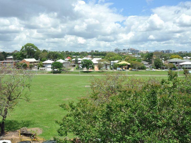 4/16 Ernest Street, Greenslopes QLD 4120