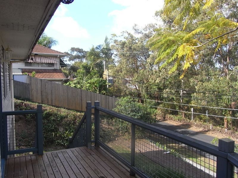 1 Roseglen Street, Greenslopes QLD 4120