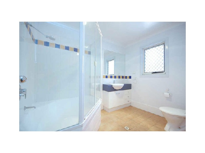 3/53 Knowsley Street, Greenslopes QLD 4120
