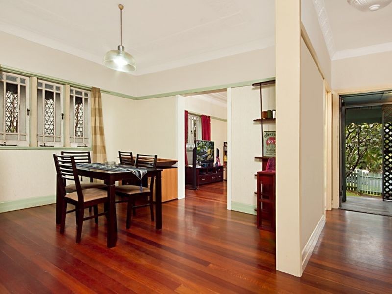 33 Pelham Street, Coorparoo QLD 4151