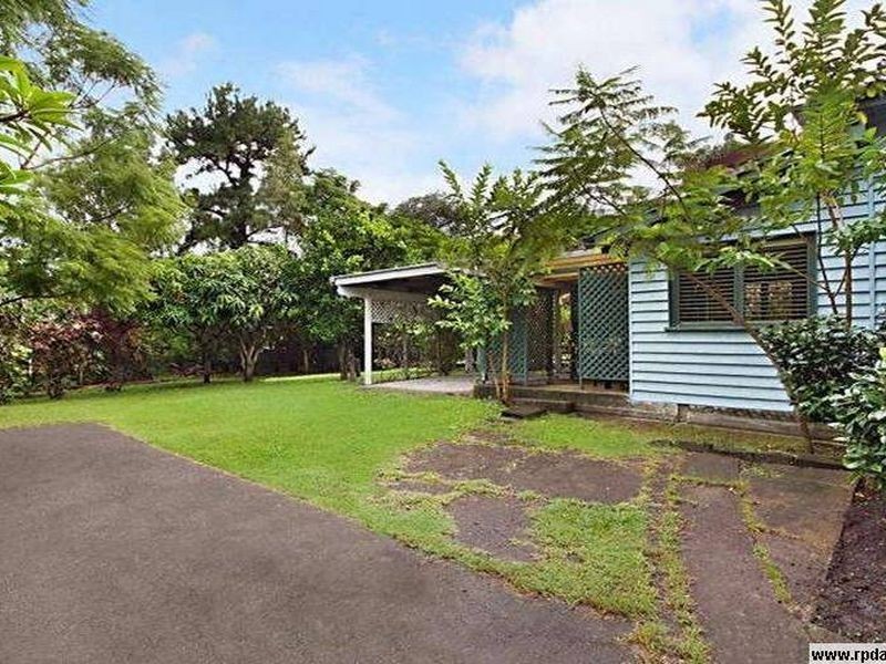 33 Pelham Street, Coorparoo QLD 4151