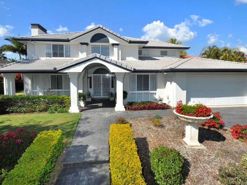 11 Pinehurst Place, Carindale QLD 4152