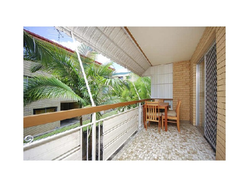 2/7 Robinson Street, Coorparoo QLD 4151