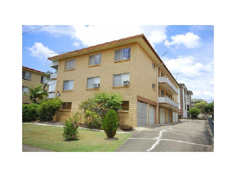 2/7 Robinson Street, Coorparoo QLD 4151