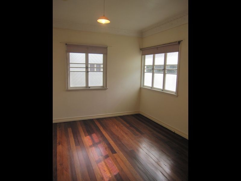 240 Bennetts Road, Norman Park QLD 4170