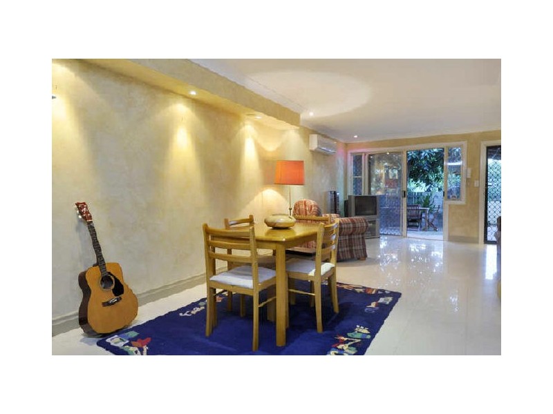 1/279 Wynnum Road, Norman Park QLD 4170