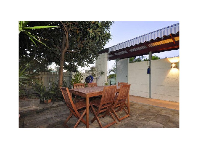 1/279 Wynnum Road, Norman Park QLD 4170