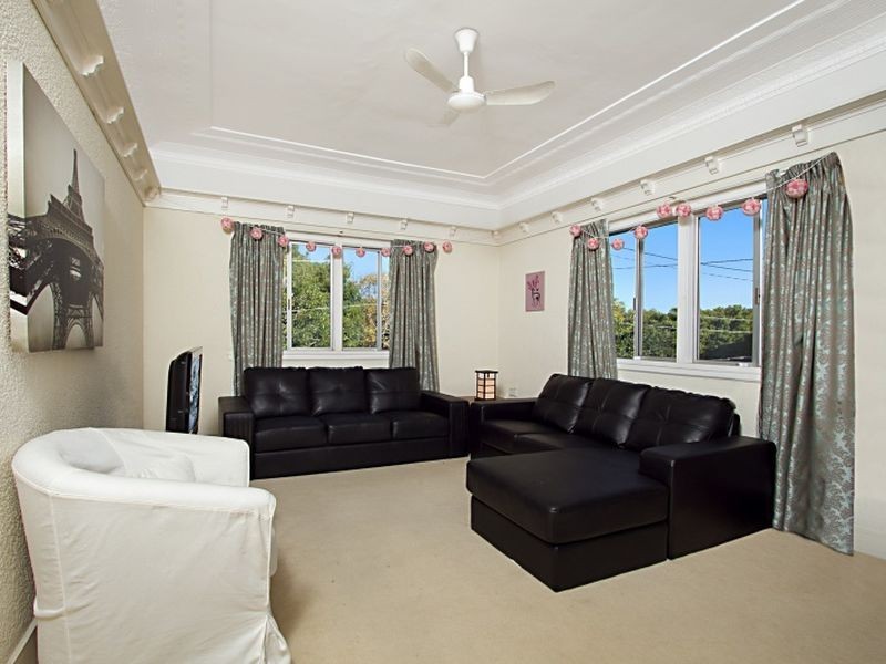 12 Woodrow Drive, Coorparoo QLD 4151