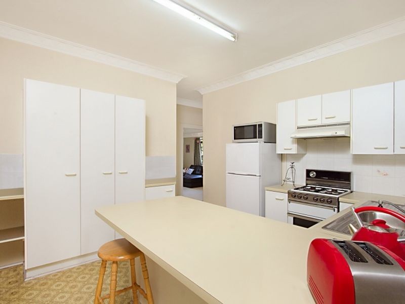 12 Woodrow Drive, Coorparoo QLD 4151