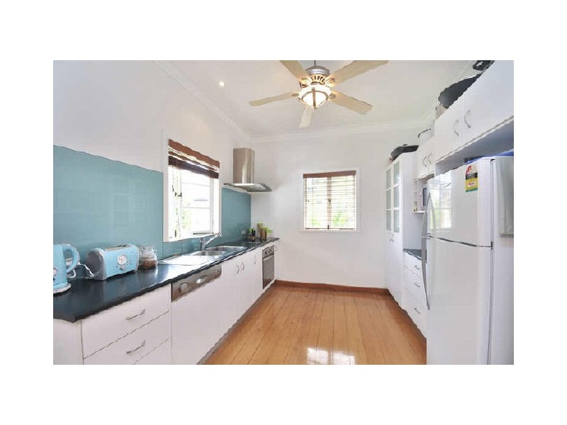 255 Cavendish Road, Coorparoo QLD 4151