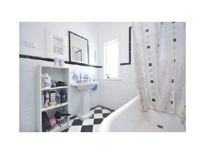 255 Cavendish Road, Coorparoo QLD 4151