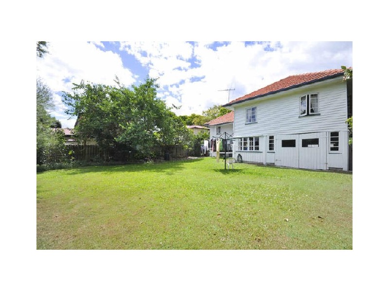 255 Cavendish Road, Coorparoo QLD 4151