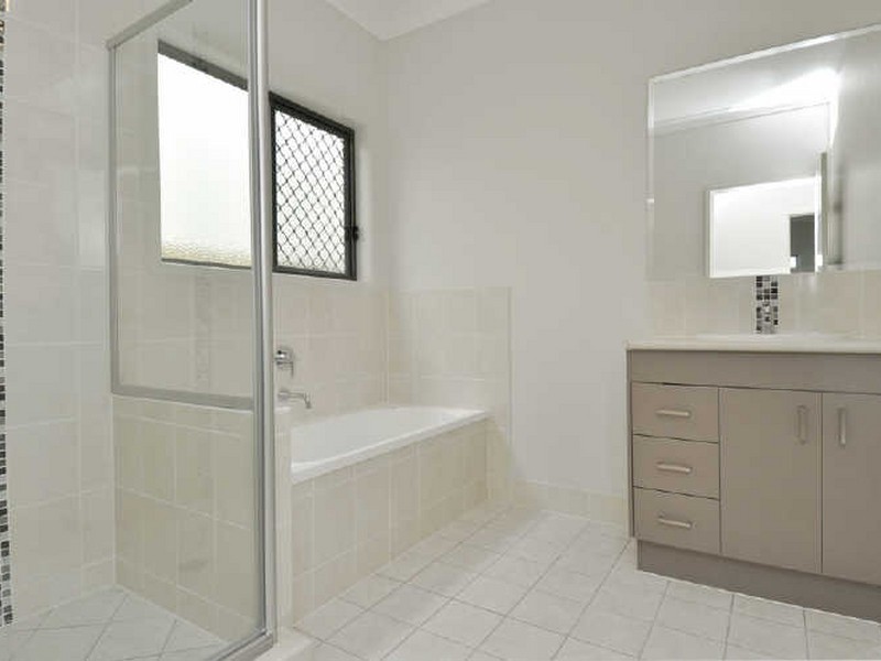 12 Salisbury Street, Coorparoo QLD 4151