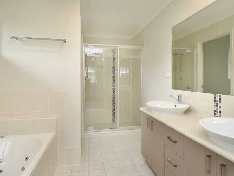 12 Salisbury Street, Coorparoo QLD 4151