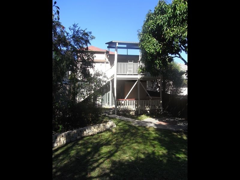 13A Thomas Street, Greenslopes QLD 4120