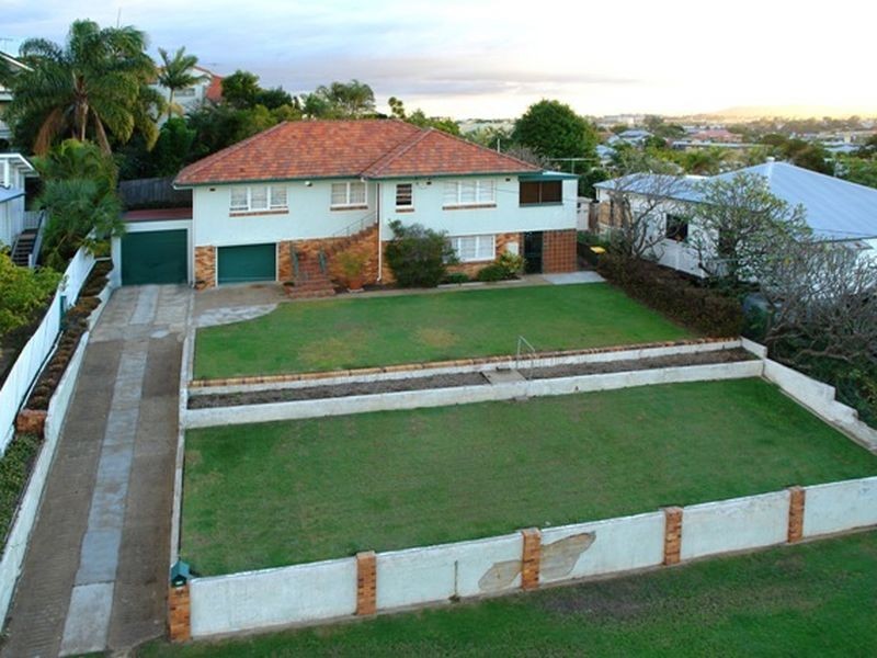 67 Macaulay Street, Coorparoo QLD 4151