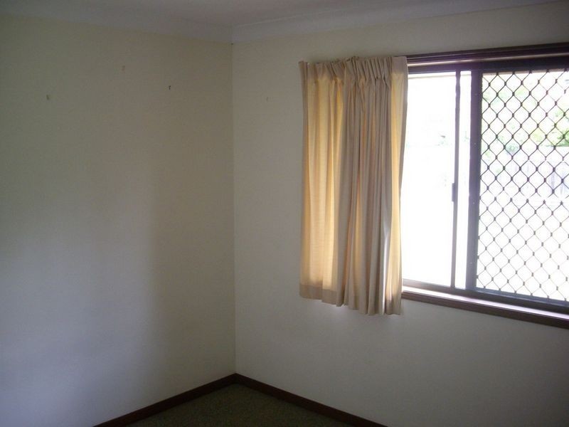 121 Meadowlands Road, Carindale QLD 4152