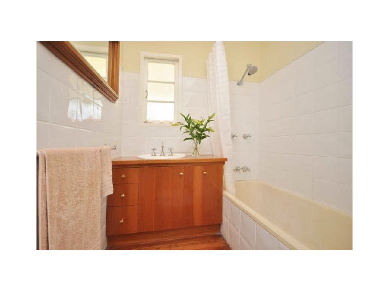 34 Lancaster Street, Coorparoo QLD 4151