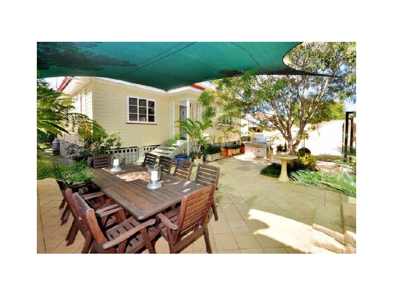 34 Lancaster Street, Coorparoo QLD 4151