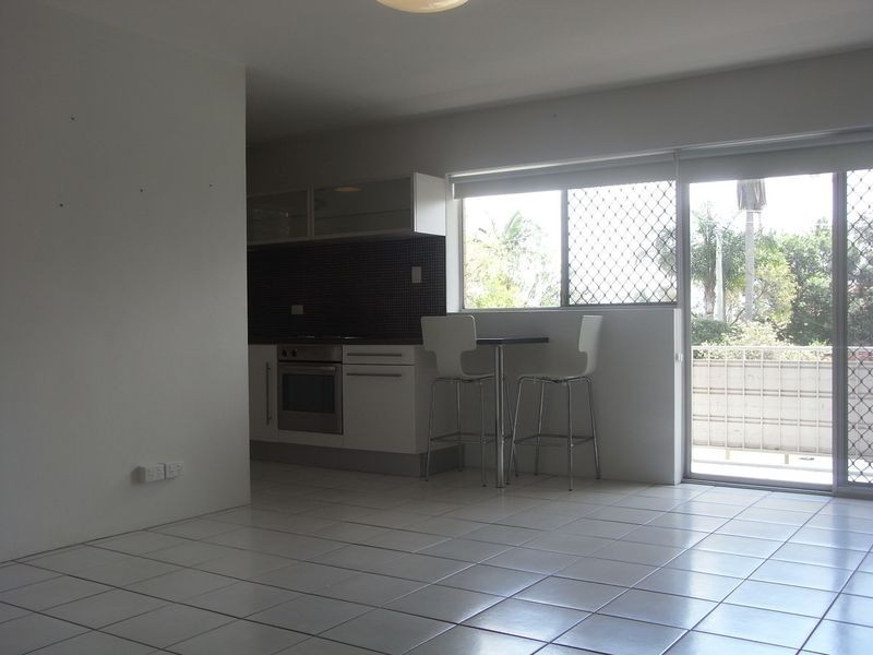 2/73 Chatsworth Road, Greenslopes QLD 4120