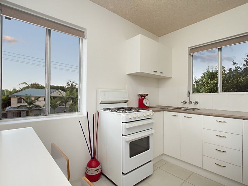 1/23 Robinson Street, Coorparoo QLD 4151