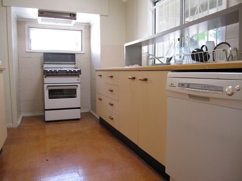 31 Gladstone Street, Coorparoo QLD 4151