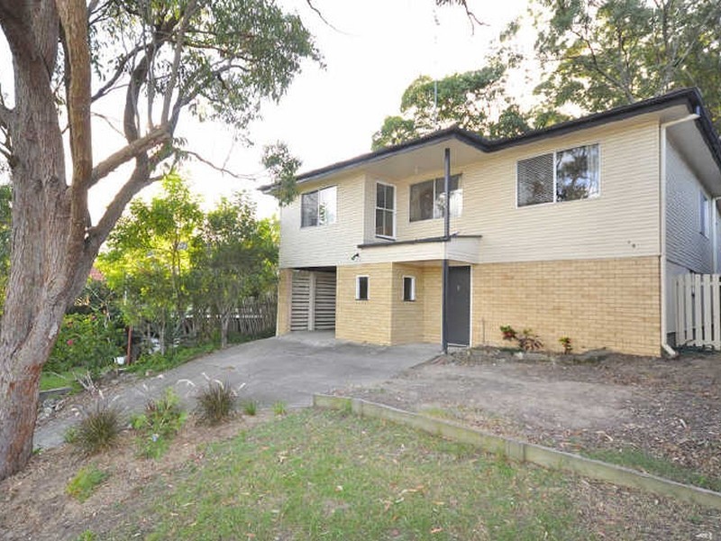 25 Dobbs Street, Holland Park West QLD 4121