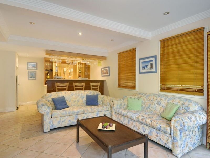 31 Pembroke Road, Coorparoo QLD 4151