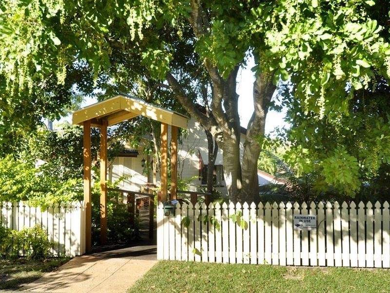 31 Pembroke Road, Coorparoo QLD 4151