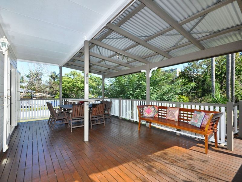 64 Brentnall Street, Norman Park QLD 4170