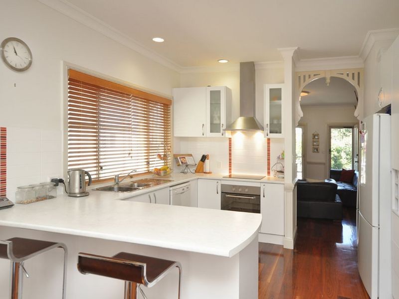 64 Brentnall Street, Norman Park QLD 4170