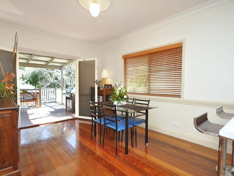 64 Brentnall Street, Norman Park QLD 4170