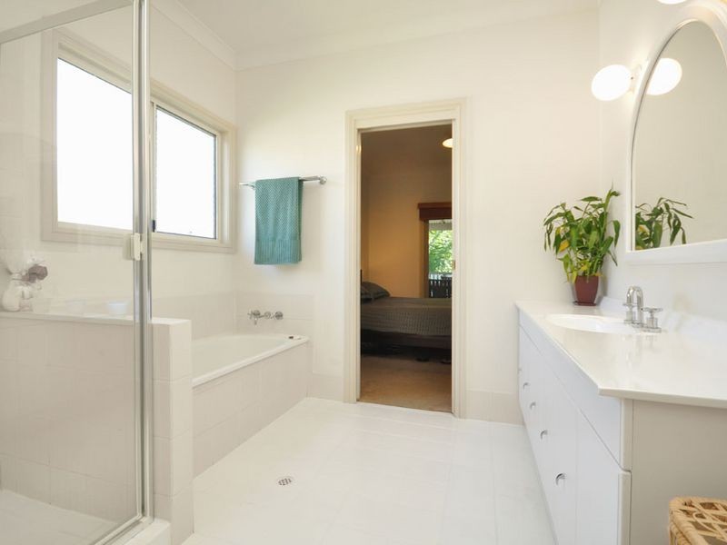 64 Brentnall Street, Norman Park QLD 4170