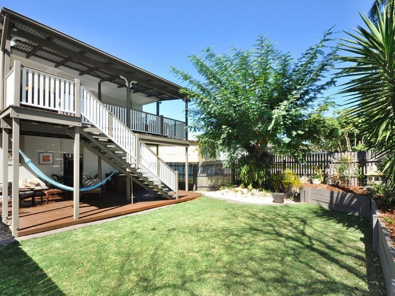 64 Brentnall Street, Norman Park QLD 4170