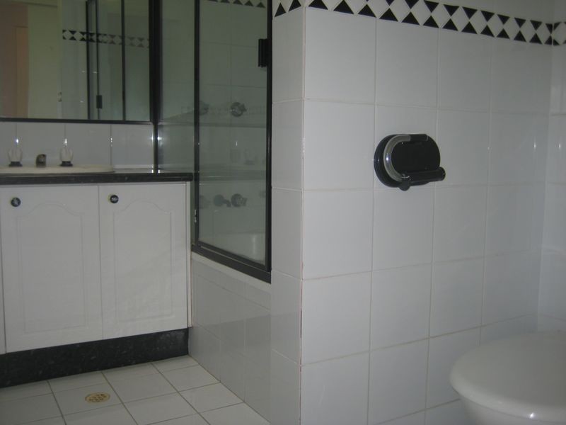 8/11 Shakespeare Street, Coorparoo QLD 4151